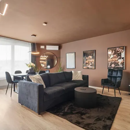 Lam Chocolate - Ac - Skyview