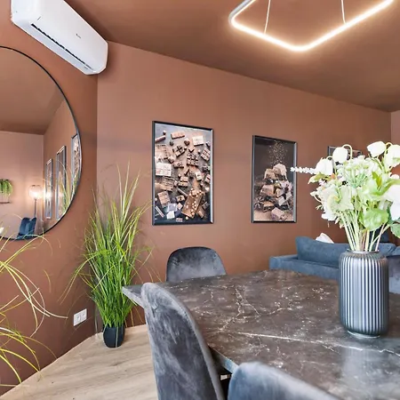 Lam Chocolate - Ac - Skyview Apartament *