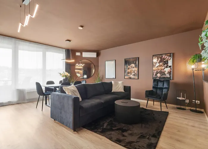 Lam Chocolate - Ac - Skyview