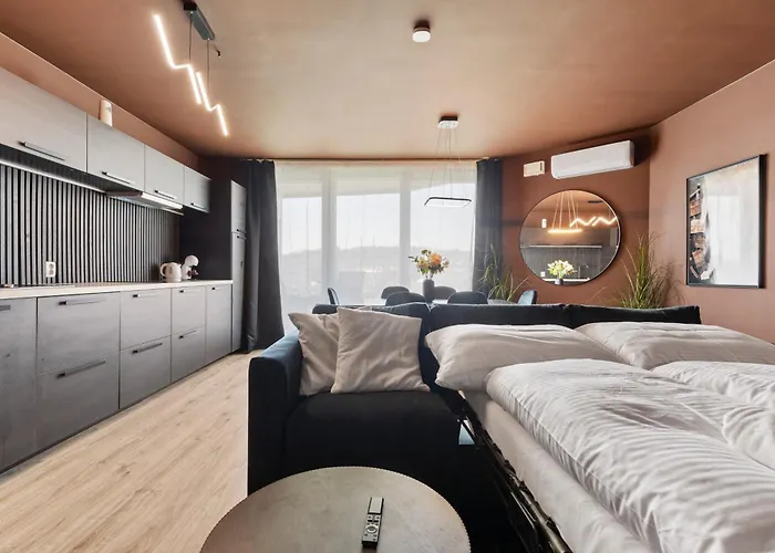 Lam Chocolate - Ac - Skyview