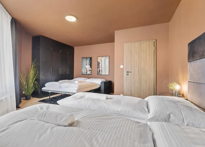 Lam Chocolate - Ac - Skyview Pressburg