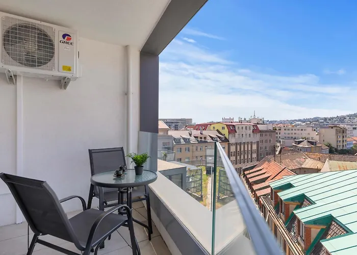 Lam Chocolate - Ac - Skyview * Bratislava